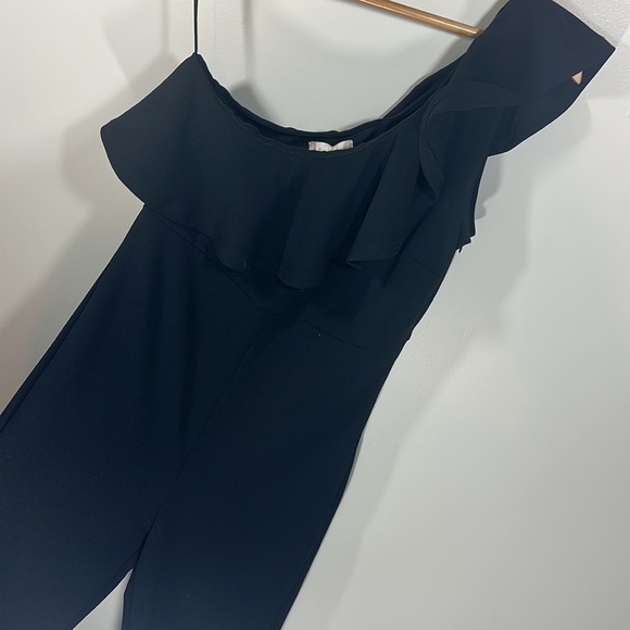 NWT Altar'd State One Shoulder Black Ruffle Jumpsuit Medium One Piece Romper - Picture 5 of 9